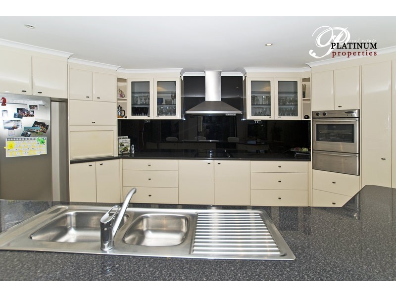 52 River Downs, Helensvale QLD 4212