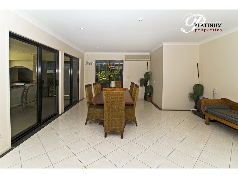 52 River Downs, Helensvale QLD 4212