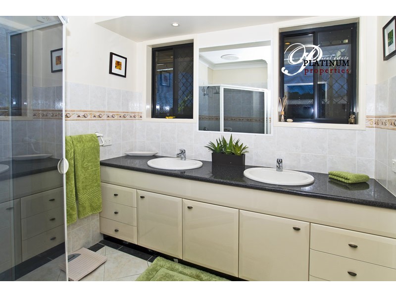 52 River Downs, Helensvale QLD 4212