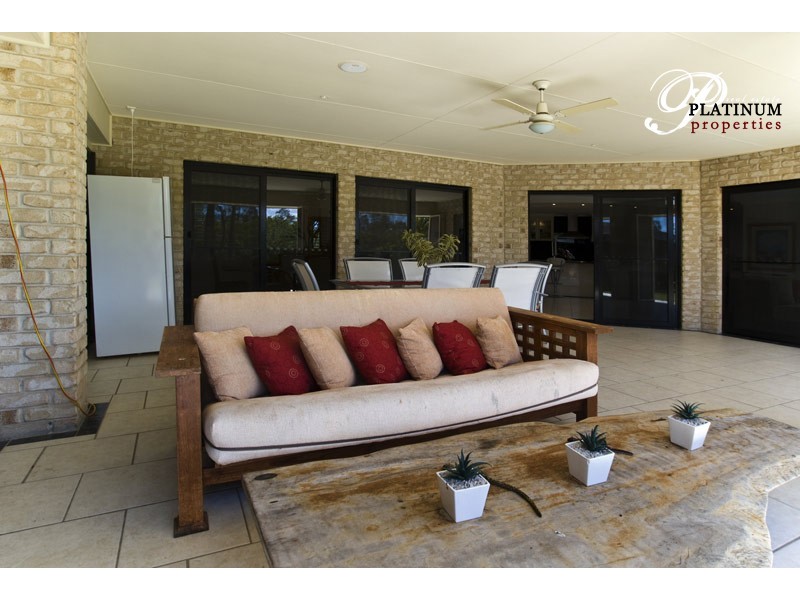52 River Downs, Helensvale QLD 4212