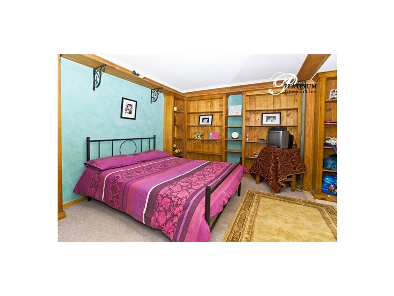 5 Apo Ct, Tamborine Mountain QLD 4272