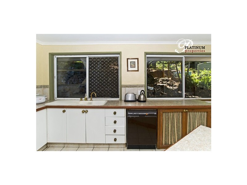 5 Apo Ct, Tamborine Mountain QLD 4272