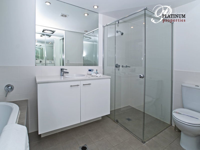 Broadbeach Waters QLD 4218