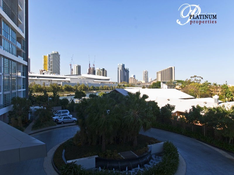 Broadbeach Waters QLD 4218