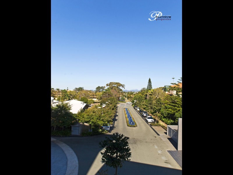 Broadbeach Waters QLD 4218