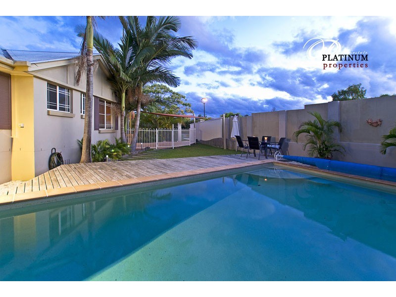 32 Monterey Keys Drive, Helensvale QLD 4212