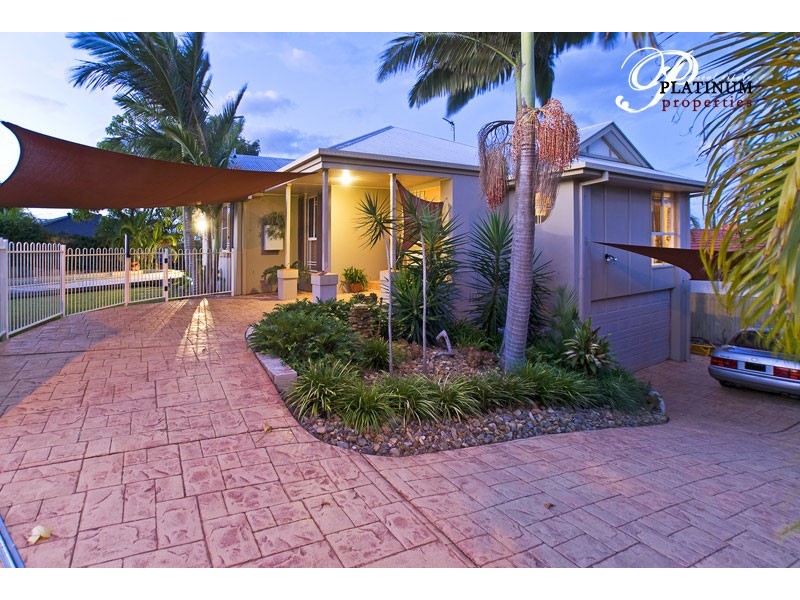 32 Monterey Keys Drive, Helensvale QLD 4212