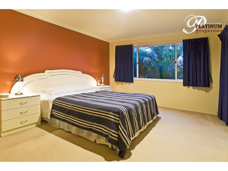 32 Monterey Keys Drive, Helensvale QLD 4212