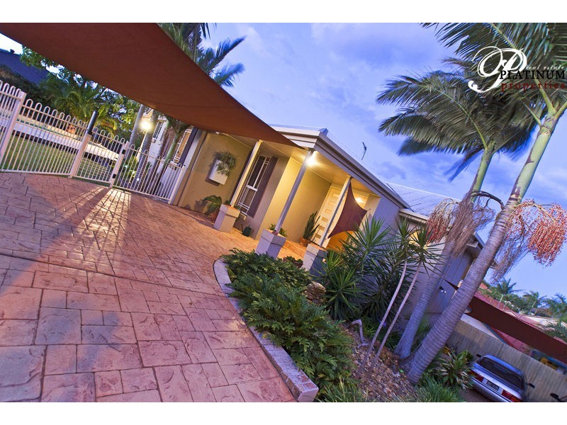 32 Monterey Keys Drive, Helensvale QLD 4212