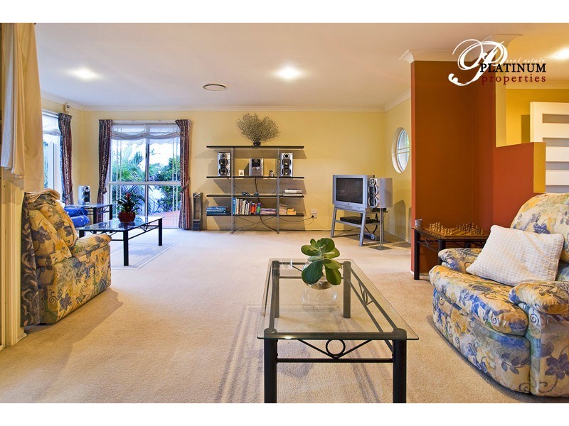 32 Monterey Keys Drive, Helensvale QLD 4212