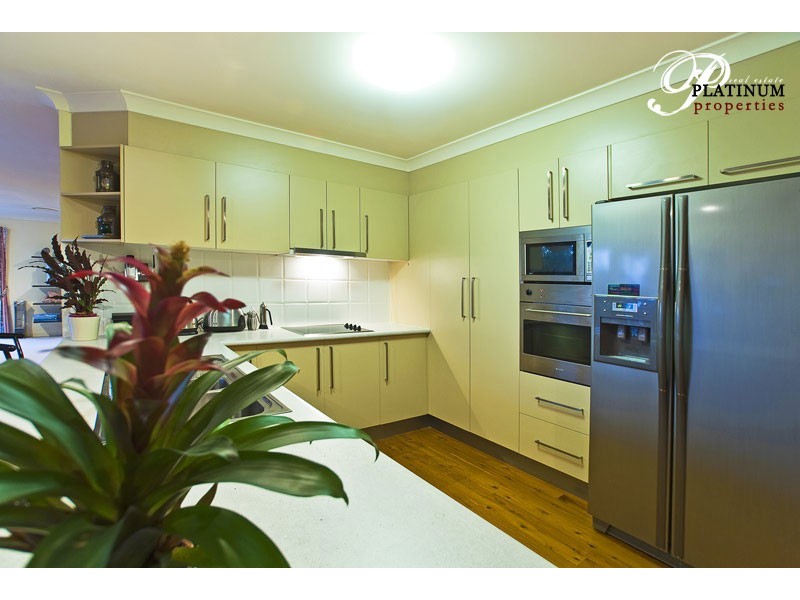 32 Monterey Keys Drive, Helensvale QLD 4212