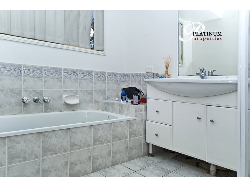 1 Highview Place, Parkwood QLD 4214