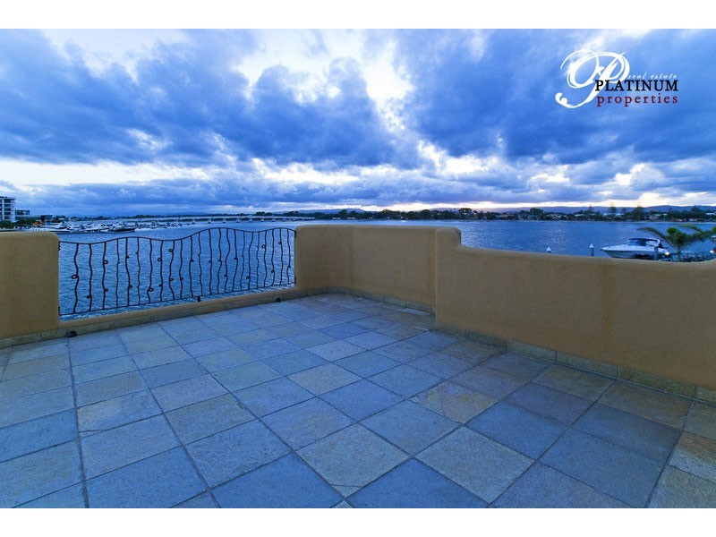 Sovereign Islands QLD 4216