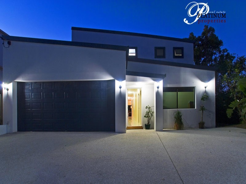 19 Perry Place, Biggera Waters QLD 4216