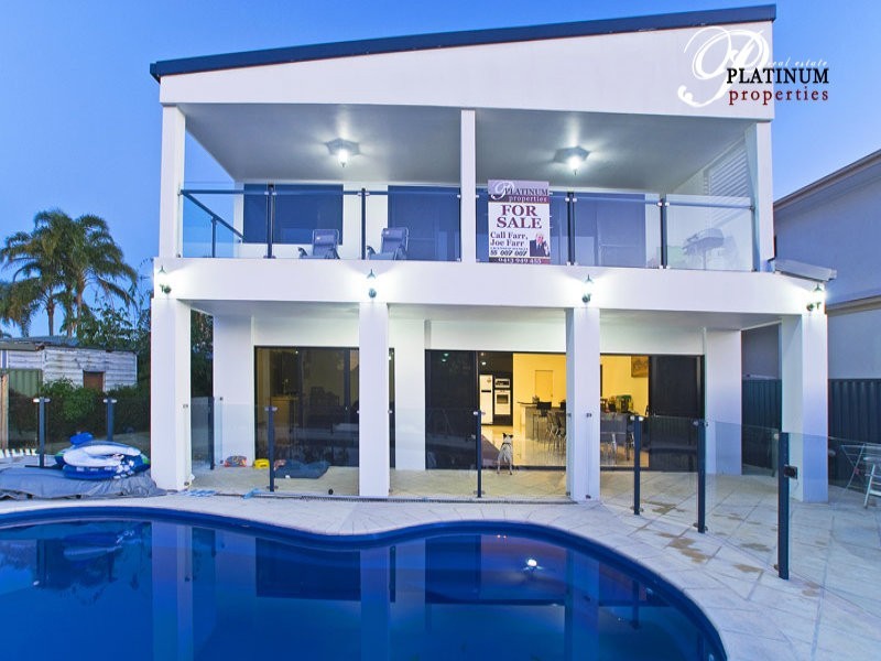 19 Perry Place, Biggera Waters QLD 4216