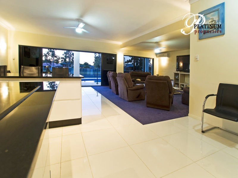 19 Perry Place, Biggera Waters QLD 4216