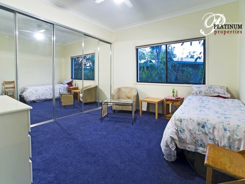 19 Perry Place, Biggera Waters QLD 4216