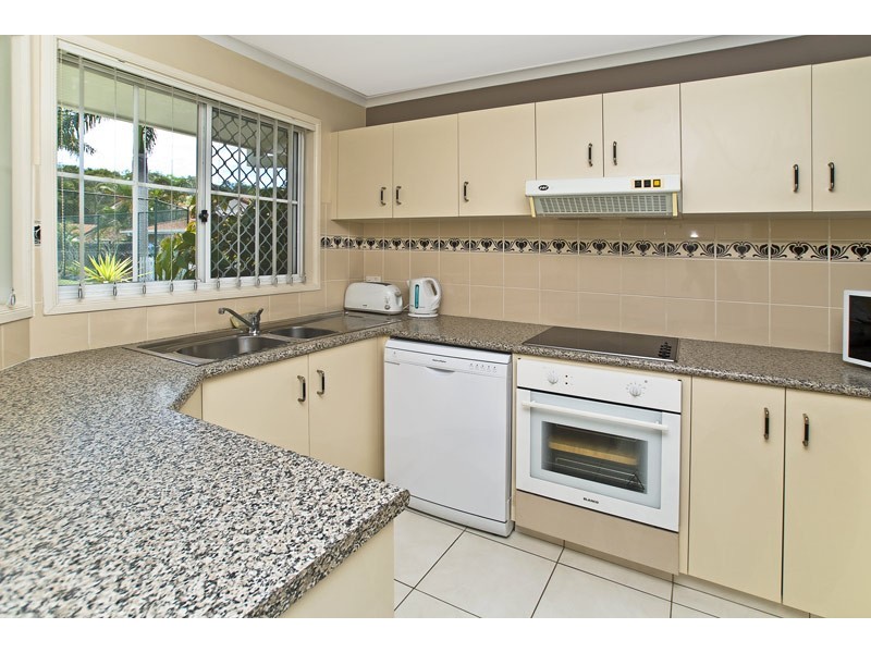 4/27 Rain Tree Glen, Runaway Bay QLD 4216