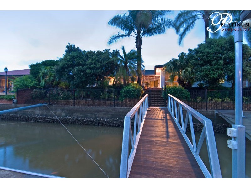37 Pebble Beach Drive, Runaway Bay QLD 4216