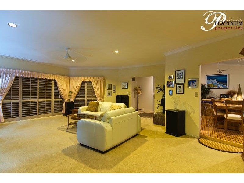 37 Pebble Beach Drive, Runaway Bay QLD 4216