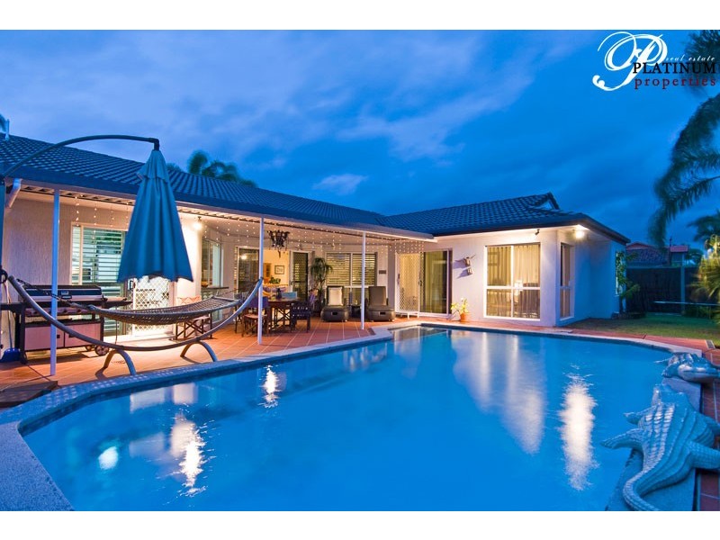 37 Pebble Beach Drive, Runaway Bay QLD 4216