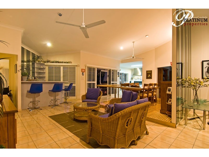 37 Pebble Beach Drive, Runaway Bay QLD 4216