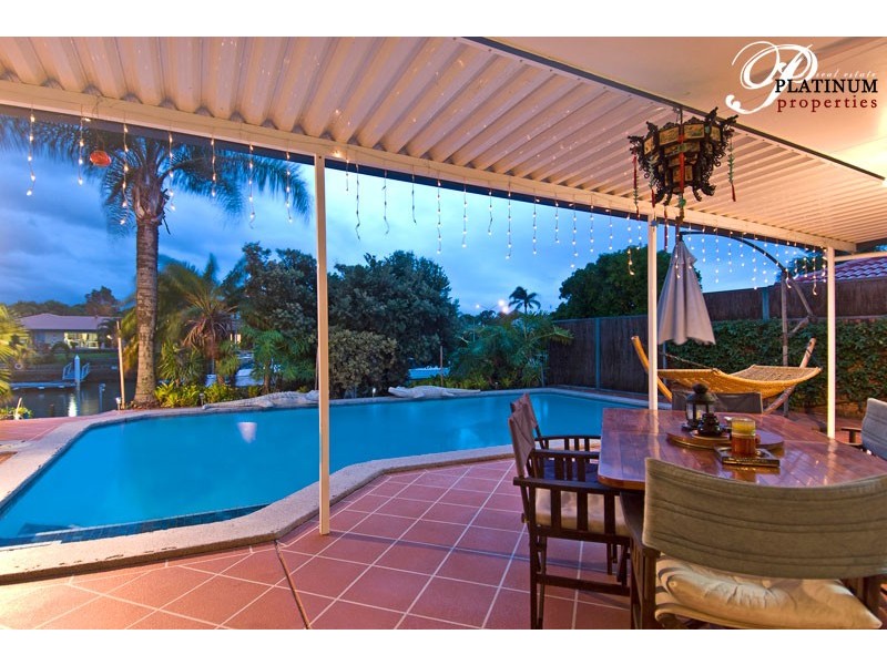 37 Pebble Beach Drive, Runaway Bay QLD 4216