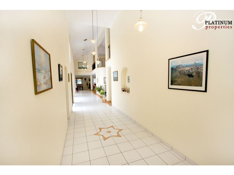 23 Norseman Court, Paradise Waters QLD 4217