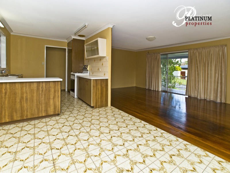 2 Golden Cresc, Southport QLD 4215