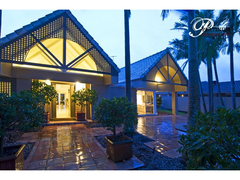 91 Cabana Bvd, Benowa Waters QLD 4217