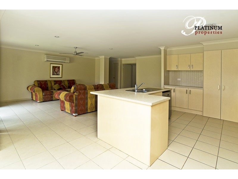 24 Stringybark Dr, Molendinar QLD 4214