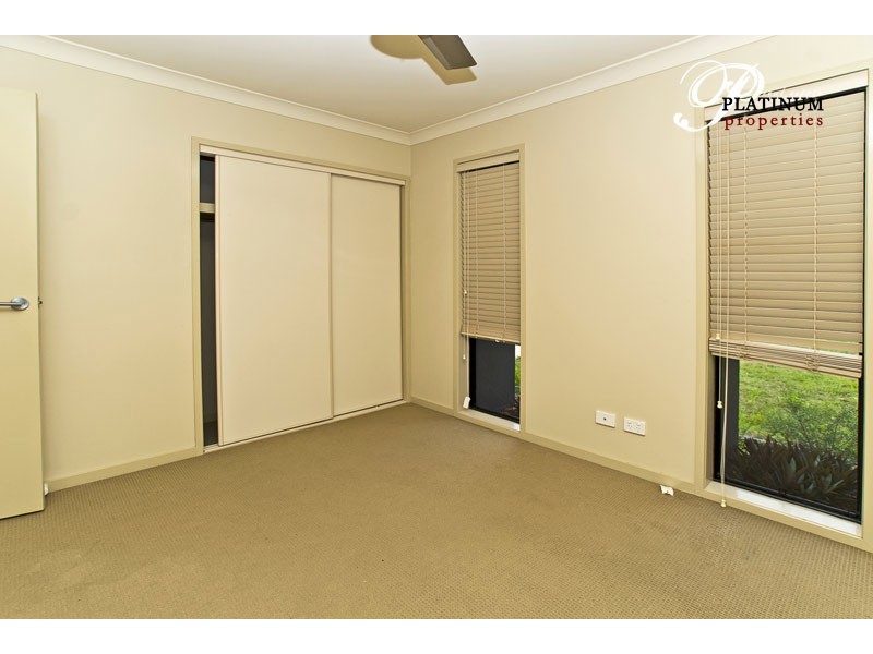 24 Stringybark Dr, Molendinar QLD 4214