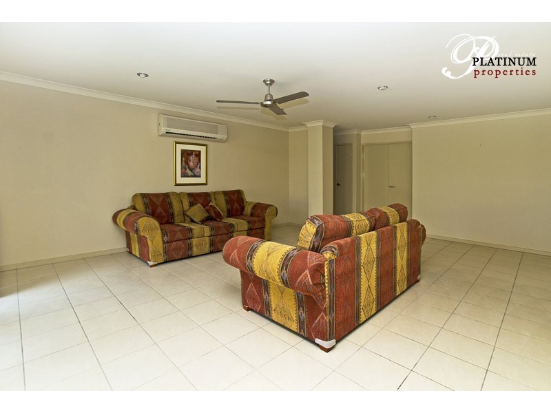 24 Stringybark Dr, Molendinar QLD 4214