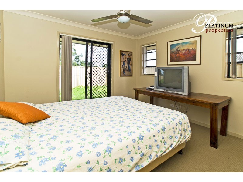 24 Stringybark Dr, Molendinar QLD 4214