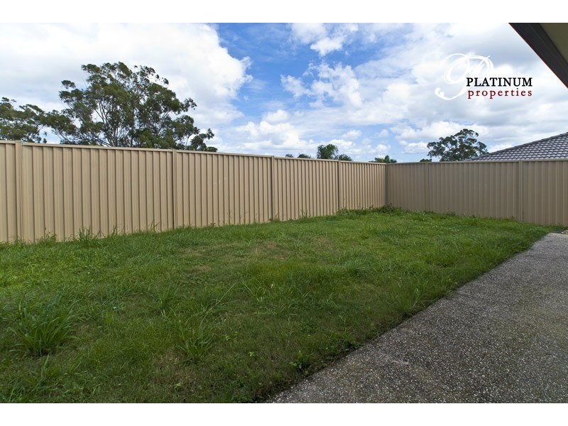 24 Stringybark Dr, Molendinar QLD 4214