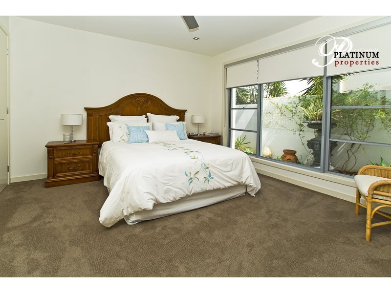 Hope Island QLD 4212