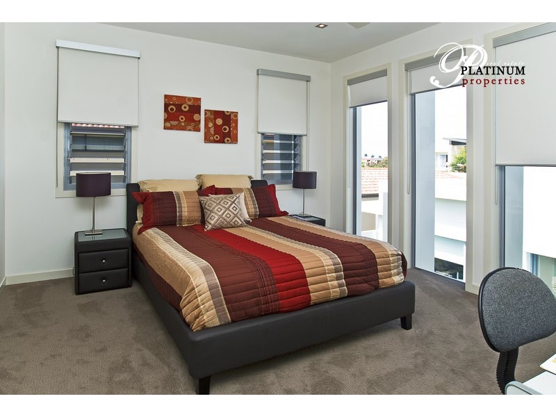 Hope Island QLD 4212