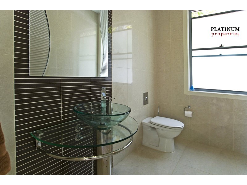 Hope Island QLD 4212