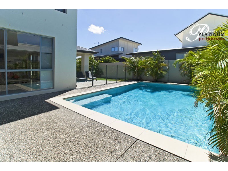 Hope Island QLD 4212