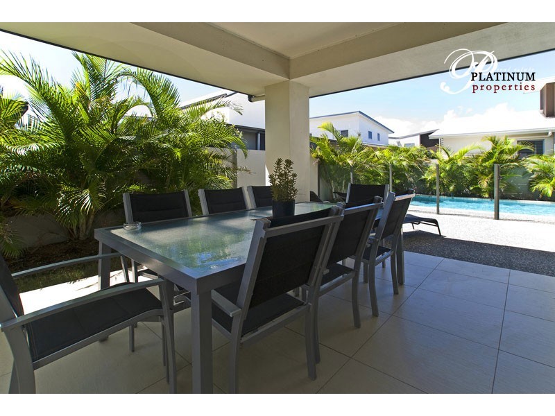 Hope Island QLD 4212