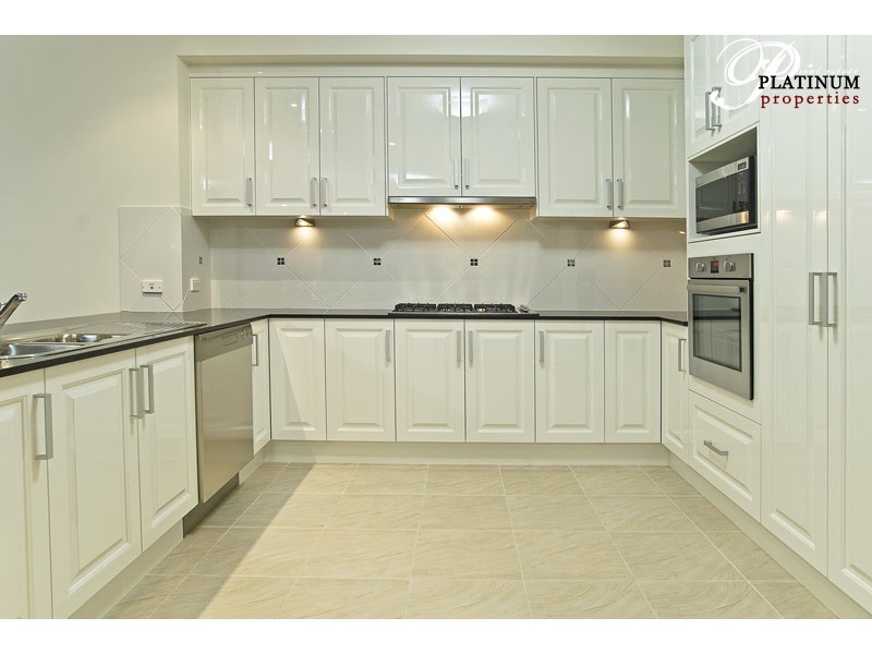 19 Costa Del Sol Ave, Runaway Bay QLD 4216