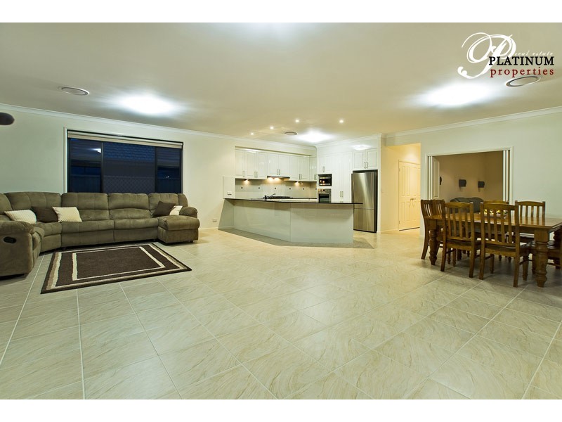 19 Costa Del Sol Ave, Runaway Bay QLD 4216