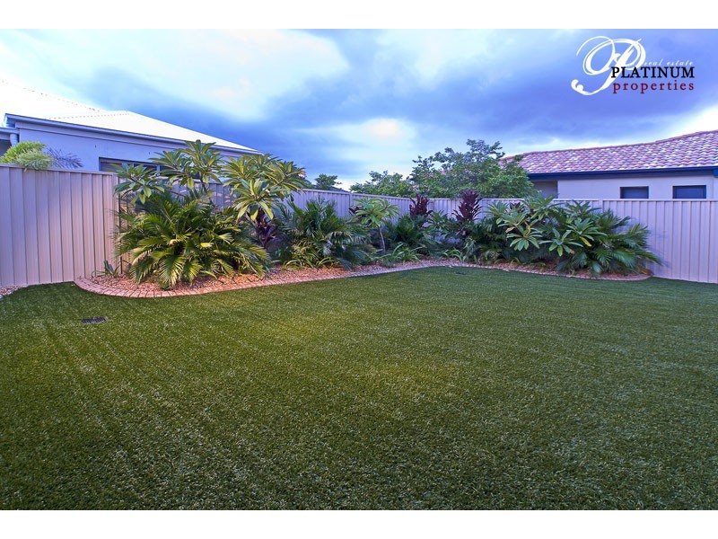 19 Costa Del Sol Ave, Runaway Bay QLD 4216