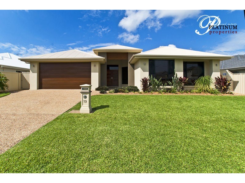 19 Costa Del Sol Ave, Runaway Bay QLD 4216