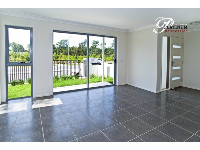 1/115 Christopher St, Pimpama QLD 4209