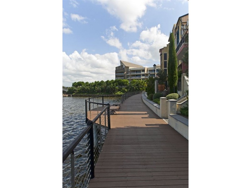 1 Town Centre Residential, Carrara QLD 4211