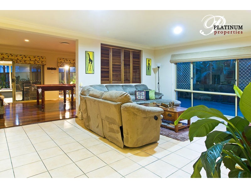 44 Crestwood Drive, Molendinar QLD 4214