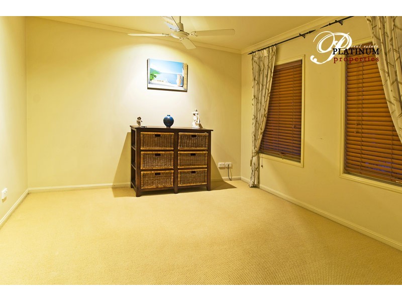 44 Crestwood Drive, Molendinar QLD 4214