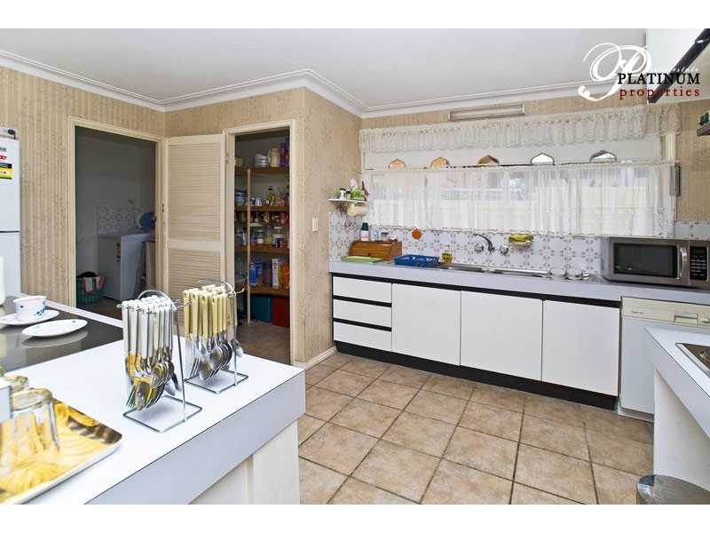 17 Cotlew Street, Southport QLD 4215