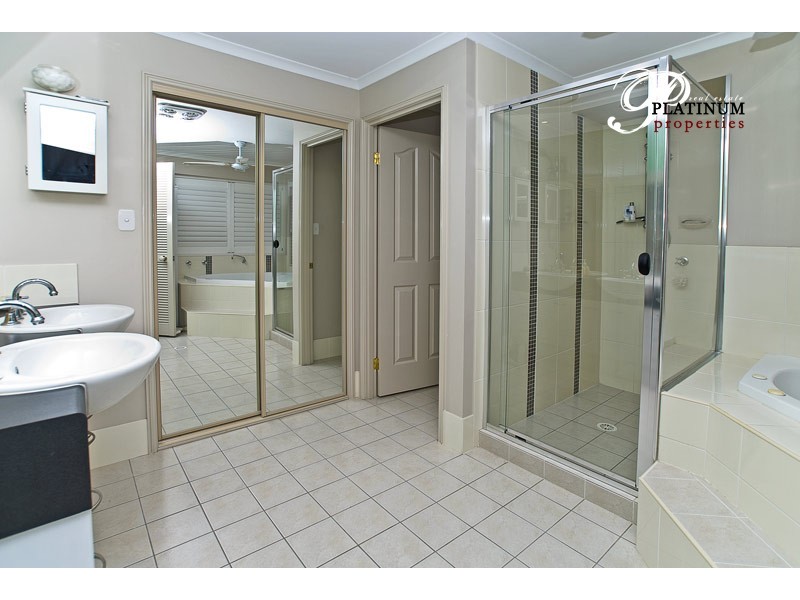 9 Manacor Place, Runaway Bay QLD 4216